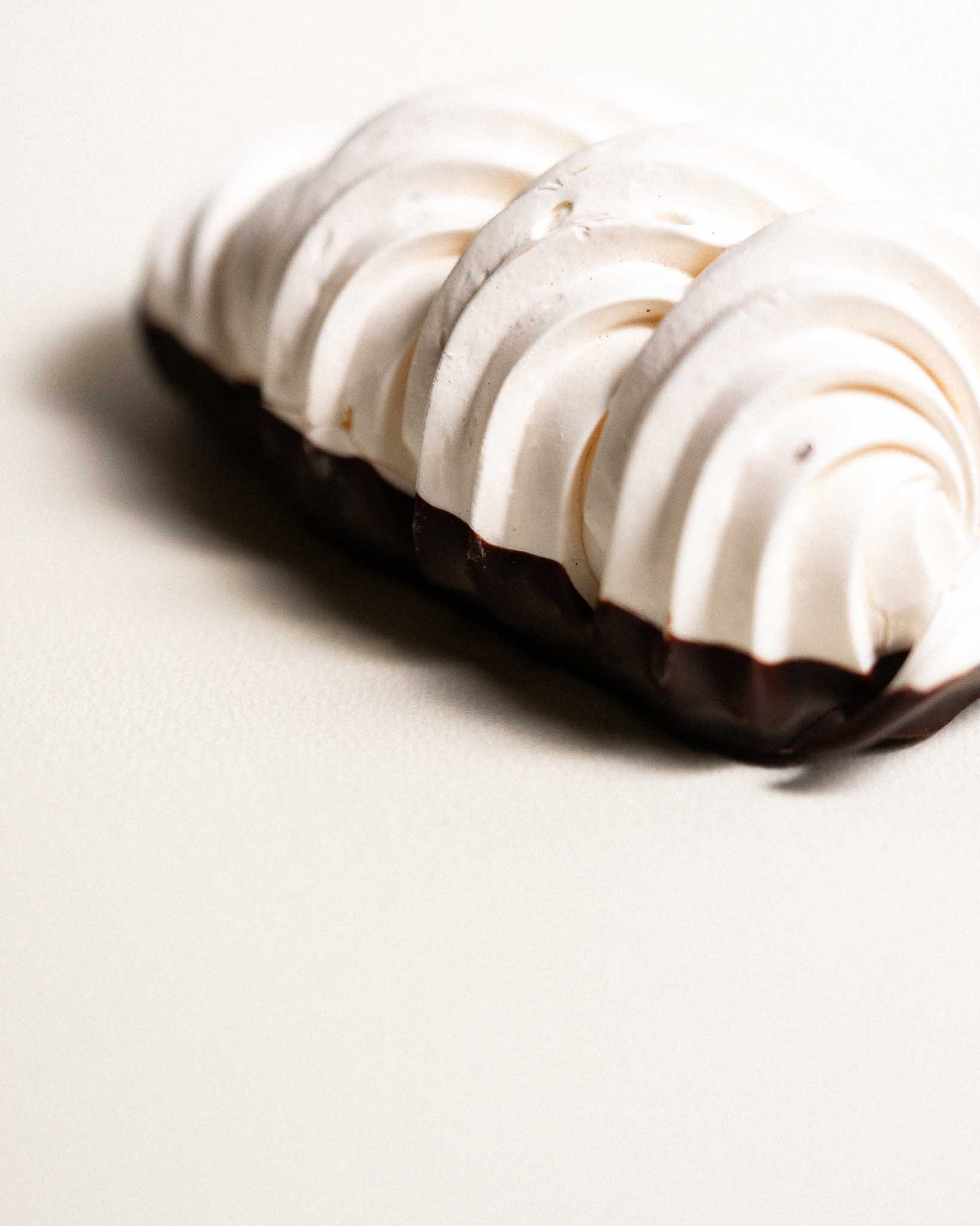 Meringue au chocolat du Colibri